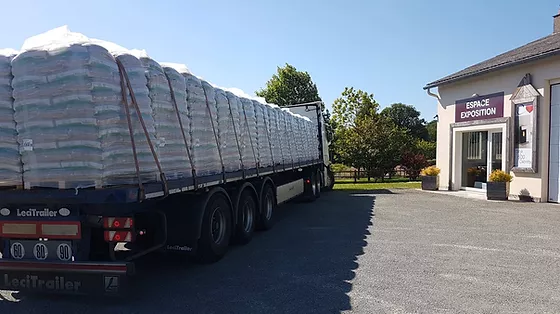 Camion de 24 PALETTES WOODSTOCK GRANULÉS DE BOIS – 1872 SACS DE 15 KG